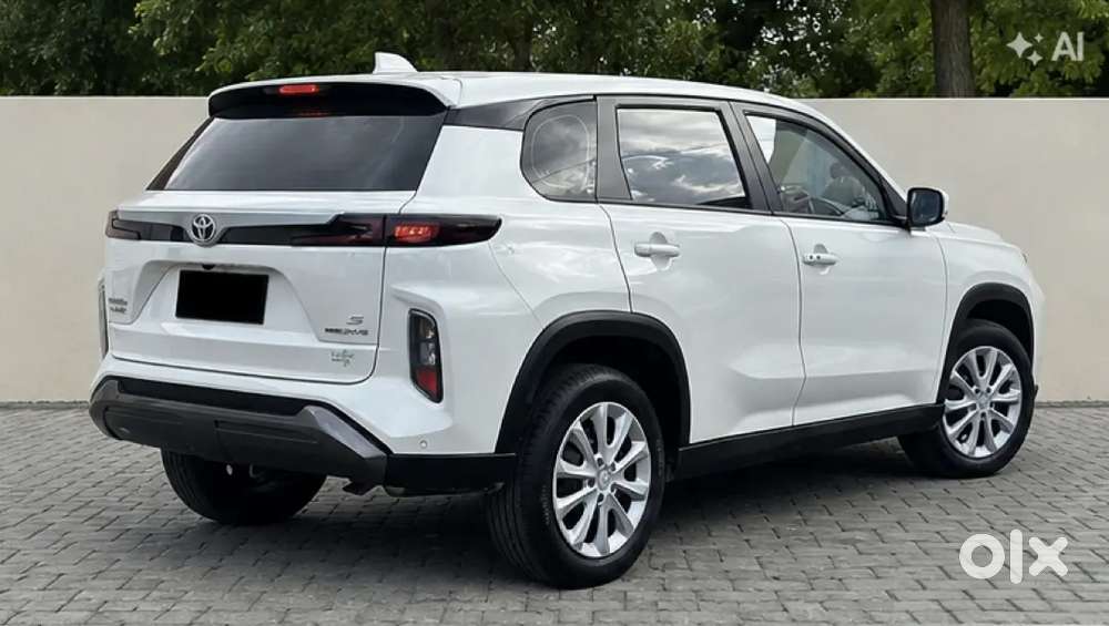Hyryder S Neo Automatic &ndash; White  2025 December Model