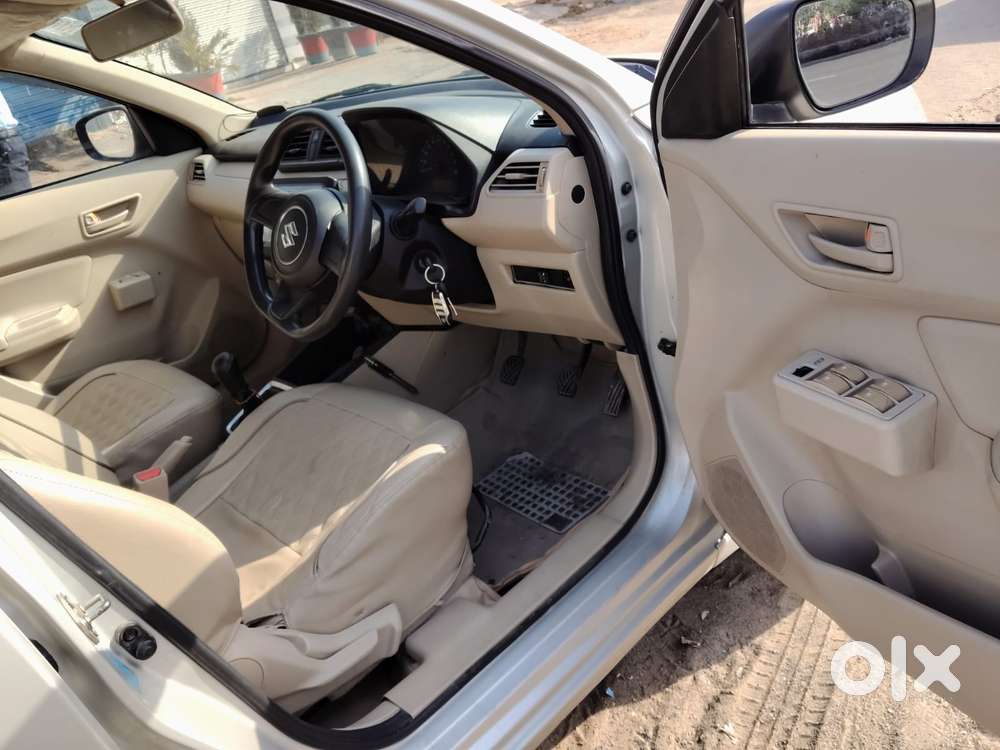 Maruti Suzuki Swift Dzire 1.2 Lxi Bsiv, 2018, Cng & Hybrids