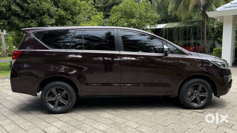 Toyota Innova Crysta 2.8z Automatic, 2017, Diesel