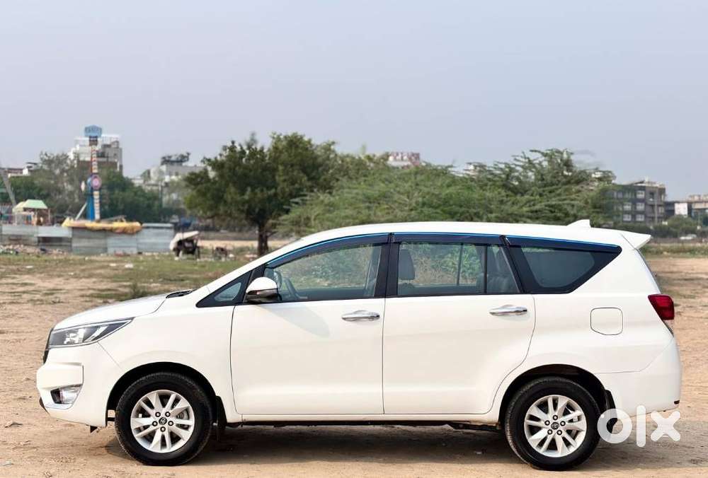 Toyota Innova Crysta 2.4 G Mt 7 Str, 2025, Diesel