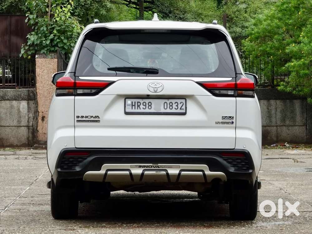 Toyota Innova Hycross 2.0 Zx Hybrid 7 Str, 2023, Petrol