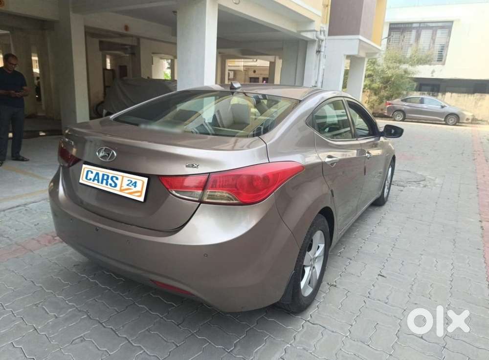 Hyundai New Elantra [2012-2015] 1.6 Sx Diesel Mt, 2013, Diesel