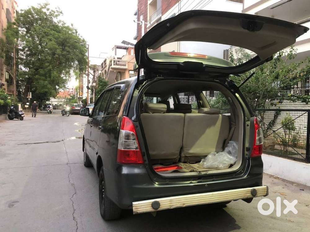 Toyota Innova 2012-2013 2.5 E Diesel Ms 8-seater, 2012, Diesel