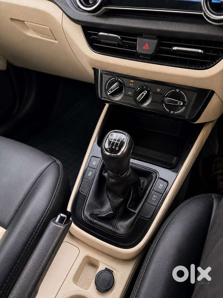 Skoda Slavia 1.0 Active Tsi, 2022, Petrol
