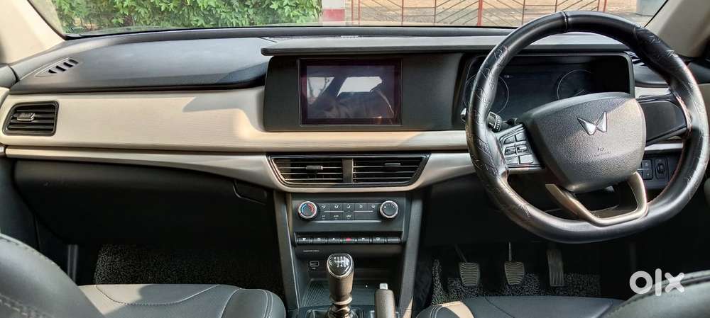 Mahindra Xuv700 2.2 Mx Diesel Mt 5 Str, 2022, Diesel