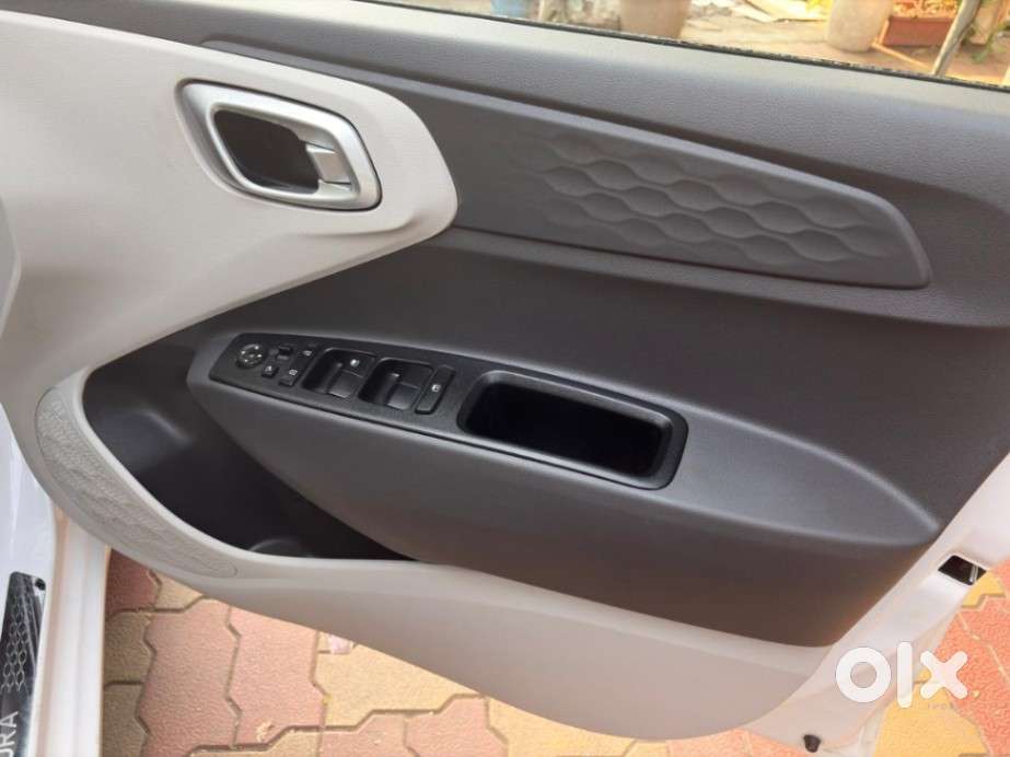 Hyundai Aura 1.2 Sx Cng, 2023, Cng & Hybrids