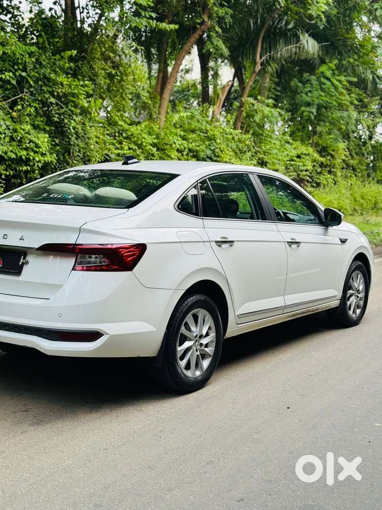 Skoda Slavia 1.0 Ambition Tsi, 2023, Petrol