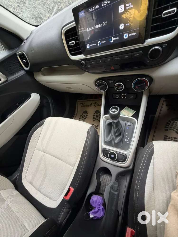 Hyundai Venue 2025 Petrol Well Maintained