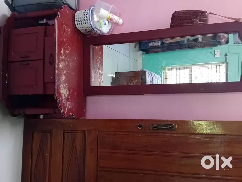 Dressing table