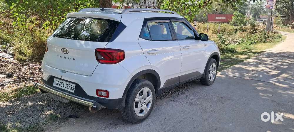 Hyundai Venue 2021 Petrol Well Maintained