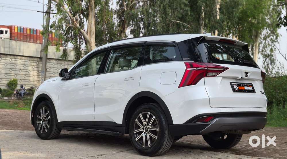 Mahindra Xuv700 2.0 Ax 7 Petrol At Str, 2024, Petrol
