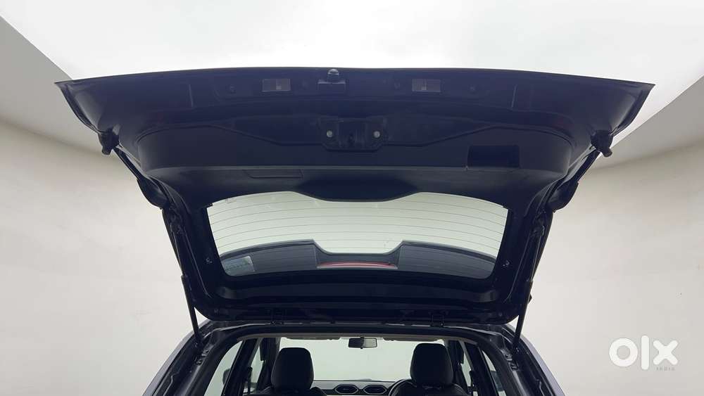 Nissan Magnite 1.0 Xv, 2022, Petrol
