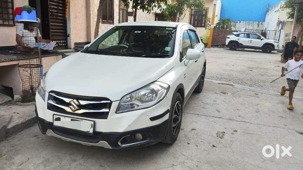 Maruti Suzuki S-cross 2016 Diesel Well Maintained