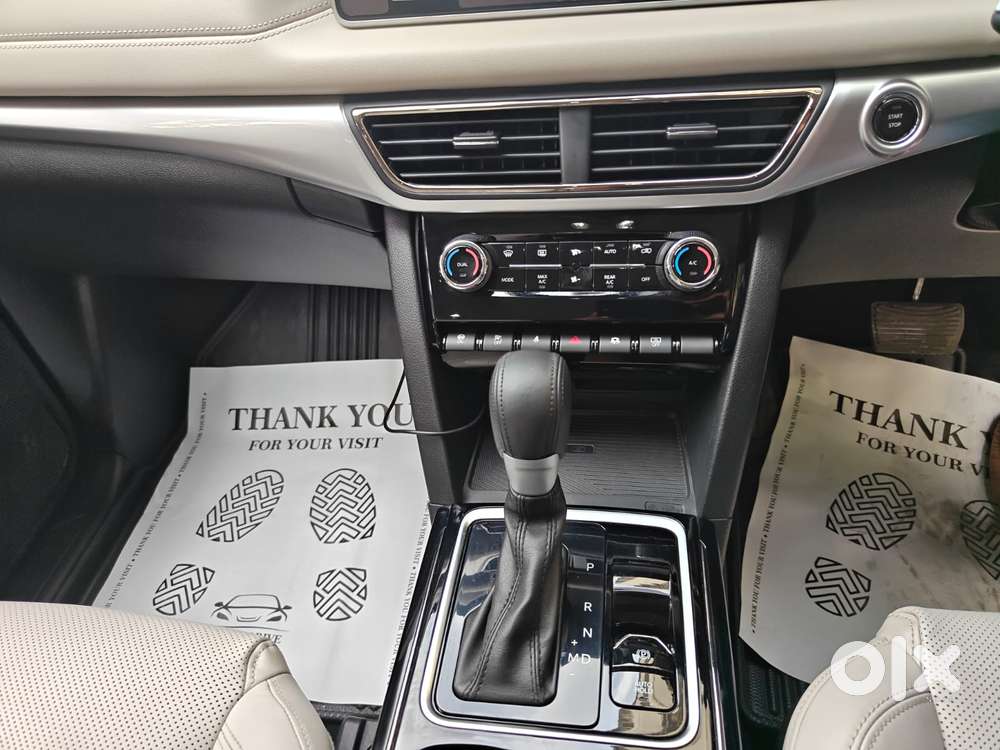 Mahindra Xuv700 2.0 Ax 7 Petrol At Luxury Pack Str, 2024, Petrol