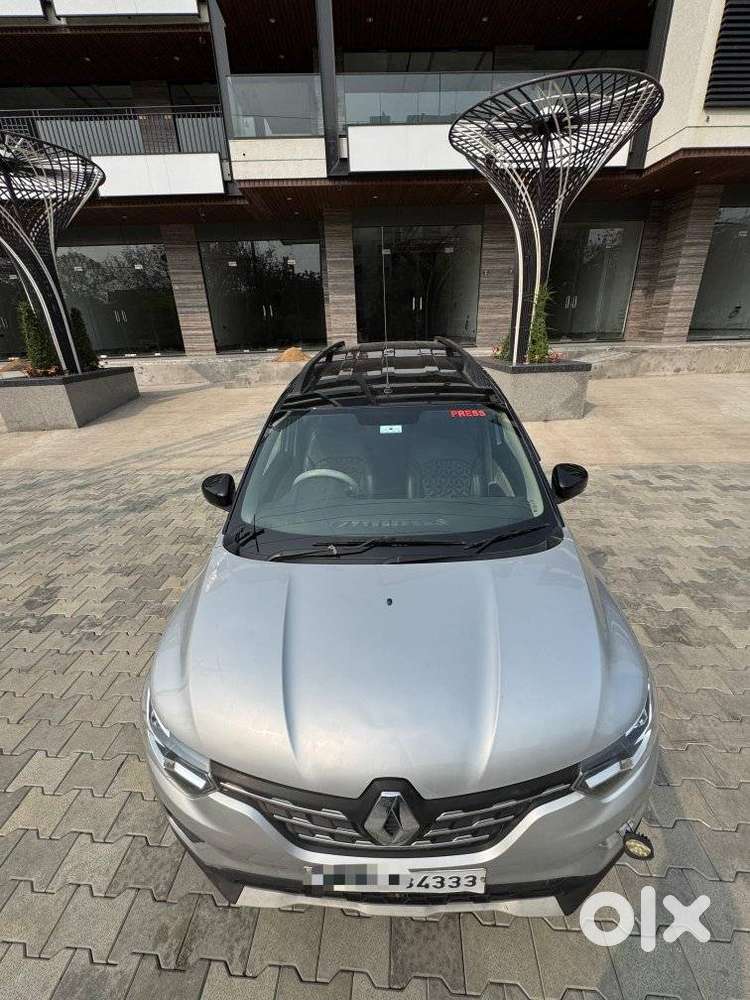 Renault Triber Rxt, 2022, Petrol