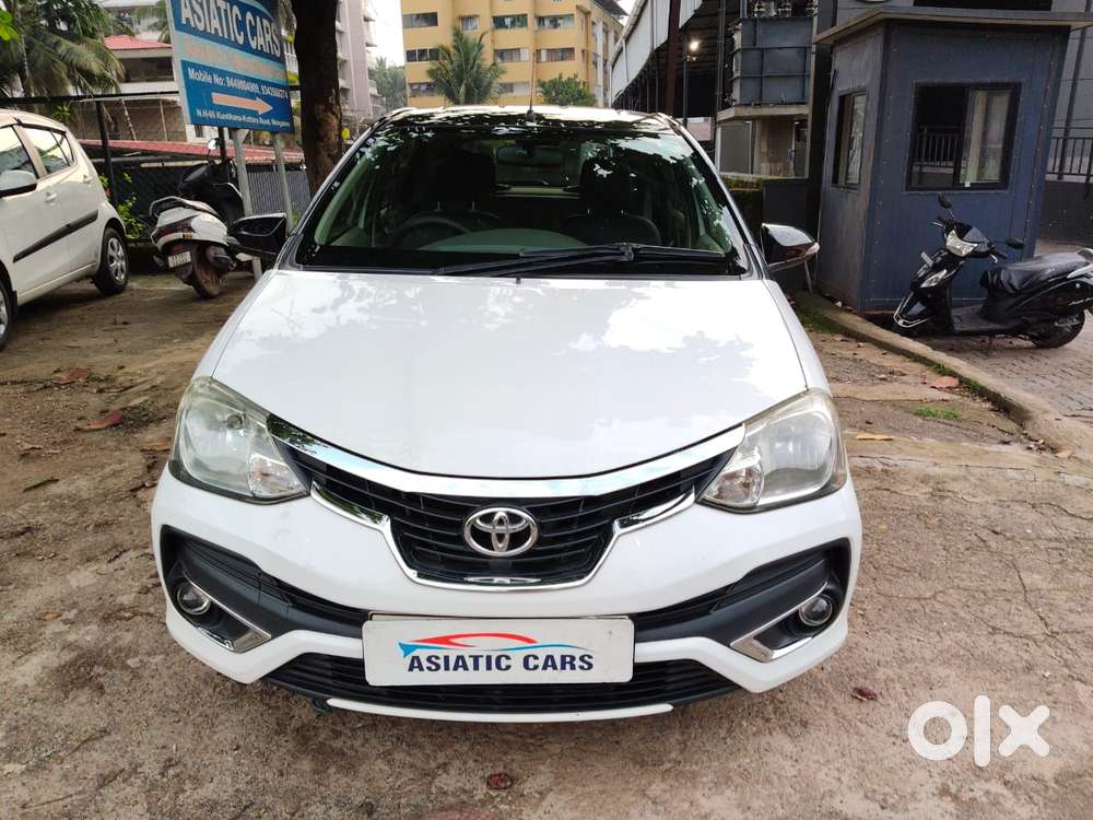Toyota Etios Liva V Limited, 2016, Petrol