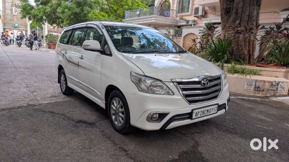 Toyota Innova 2.5 V 8 Str, 2014, Diesel