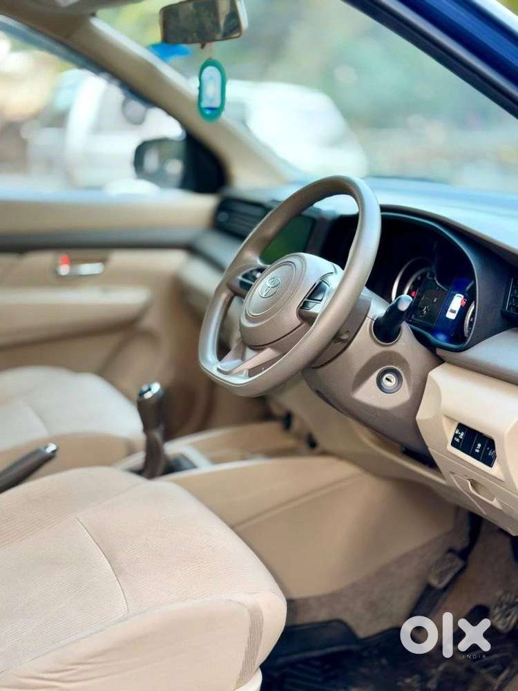 Toyota Rumion S Cng, 2025, Cng & Hybrids