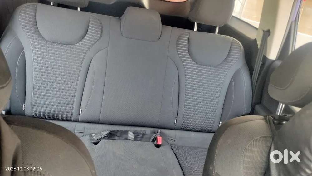 Mahindra Xuv700 2022 Petrol 74000 Km Driven