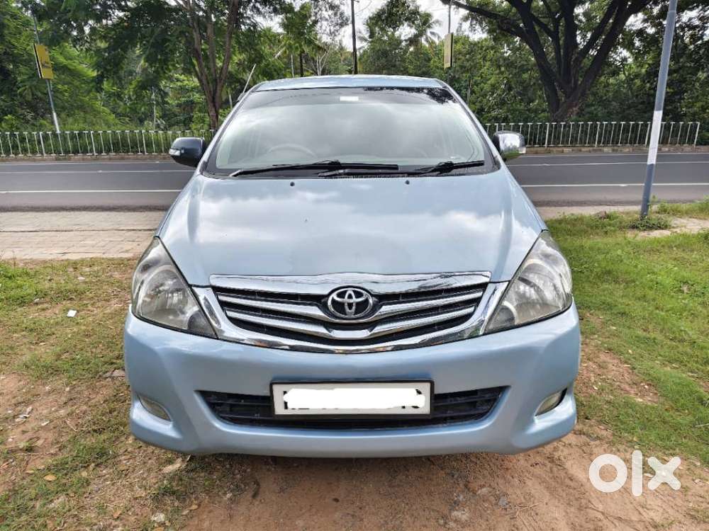 Toyota Innova 2.5 V 7 Str, 2010