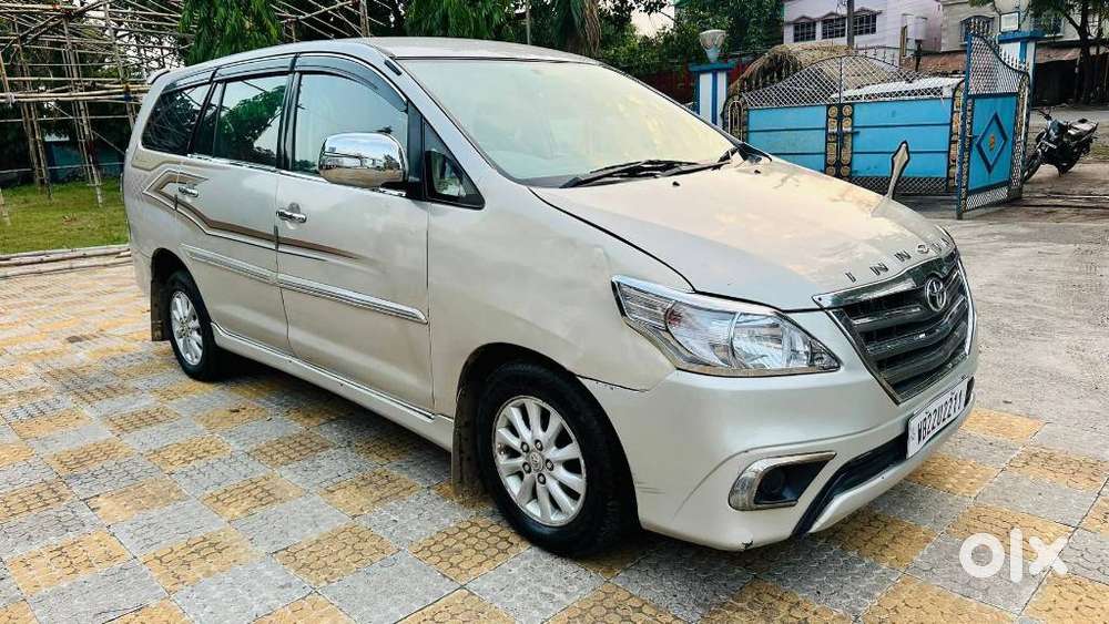 Toyota Innova 2004-2011 2.5 V Diesel 8-seater, 2012, Diesel