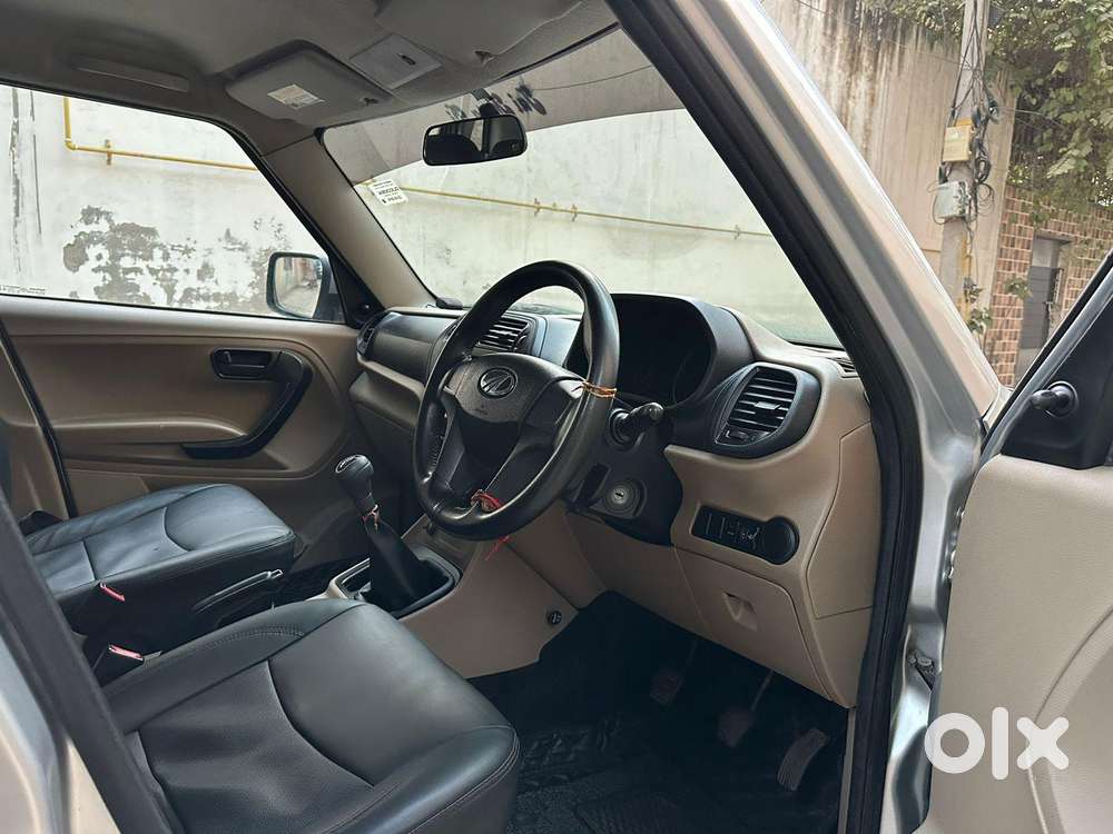 Mahindra Tuv 300 T6 Plus, 2017, Diesel