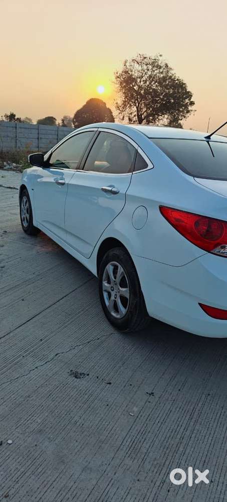 Hyundai Verna 1.6 Sx Vtvt (o), 2013, Petrol