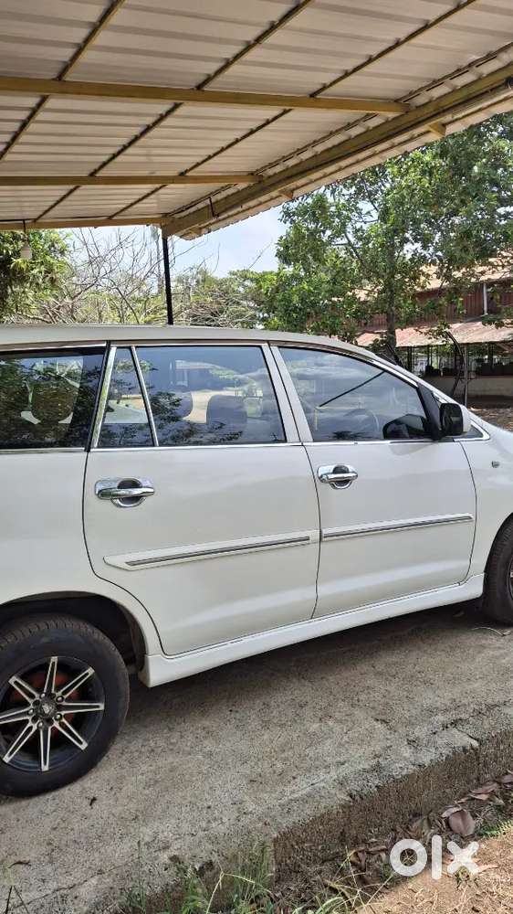 Toyota Innova 2013 Diesel Well Maintained