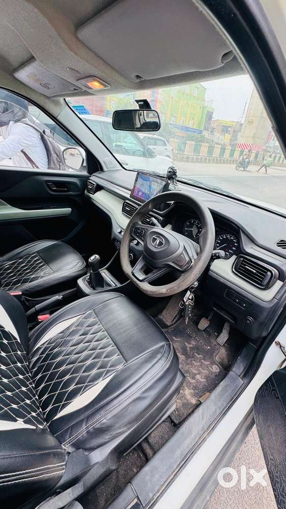 Tata Punch 1.2 Revotron Creative Dual Tone, 2022, Cng & Hybrids