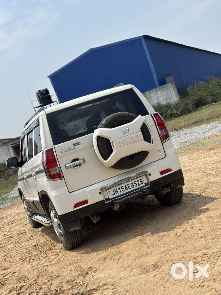 Mahindra Bolero Neo N8, 2023, Petrol