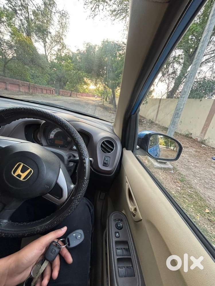 Honda Brio 2012 Petrol Well Maintained
