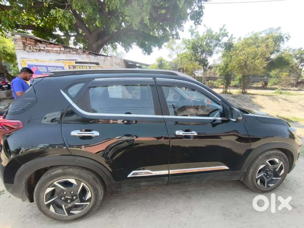 Kia Sonet 2024 Petrol 17500 Km Driven
