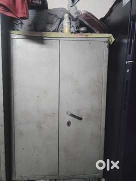 Small Almirah Buy Sell Used Furniture in Chattarpur OLX