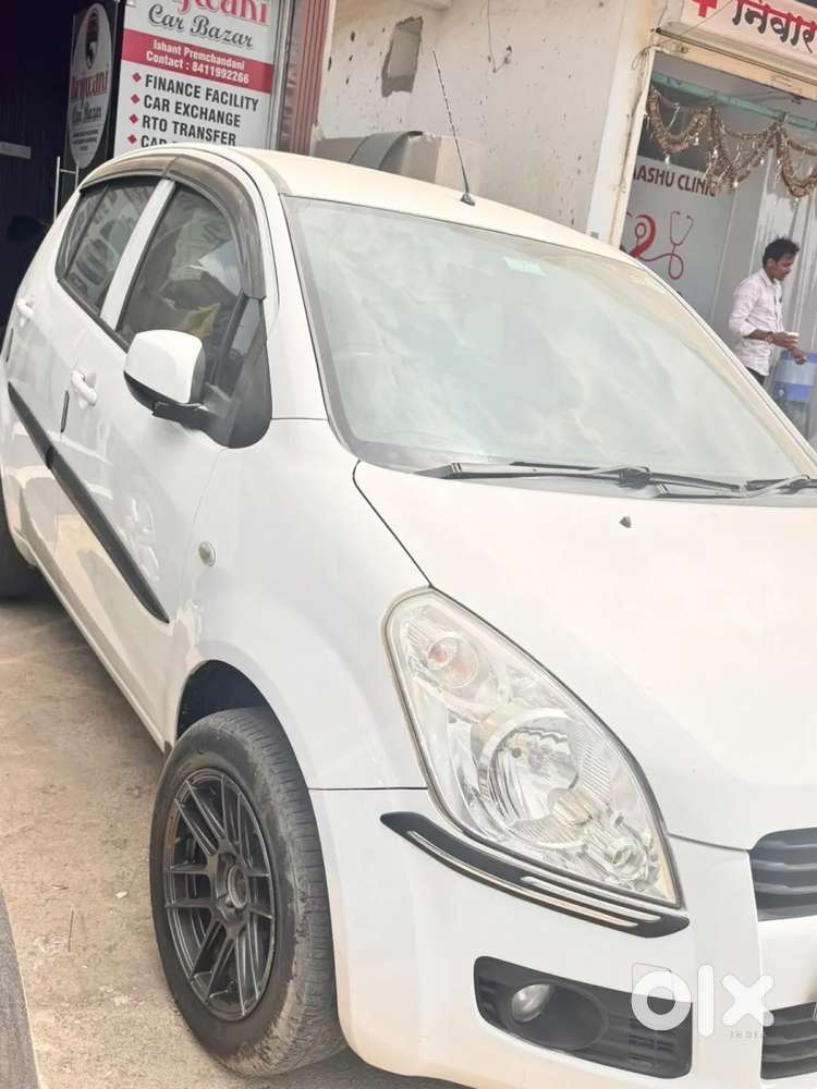 Maruti Suzuki Ritz Genus Vxi, 2011, Petrol