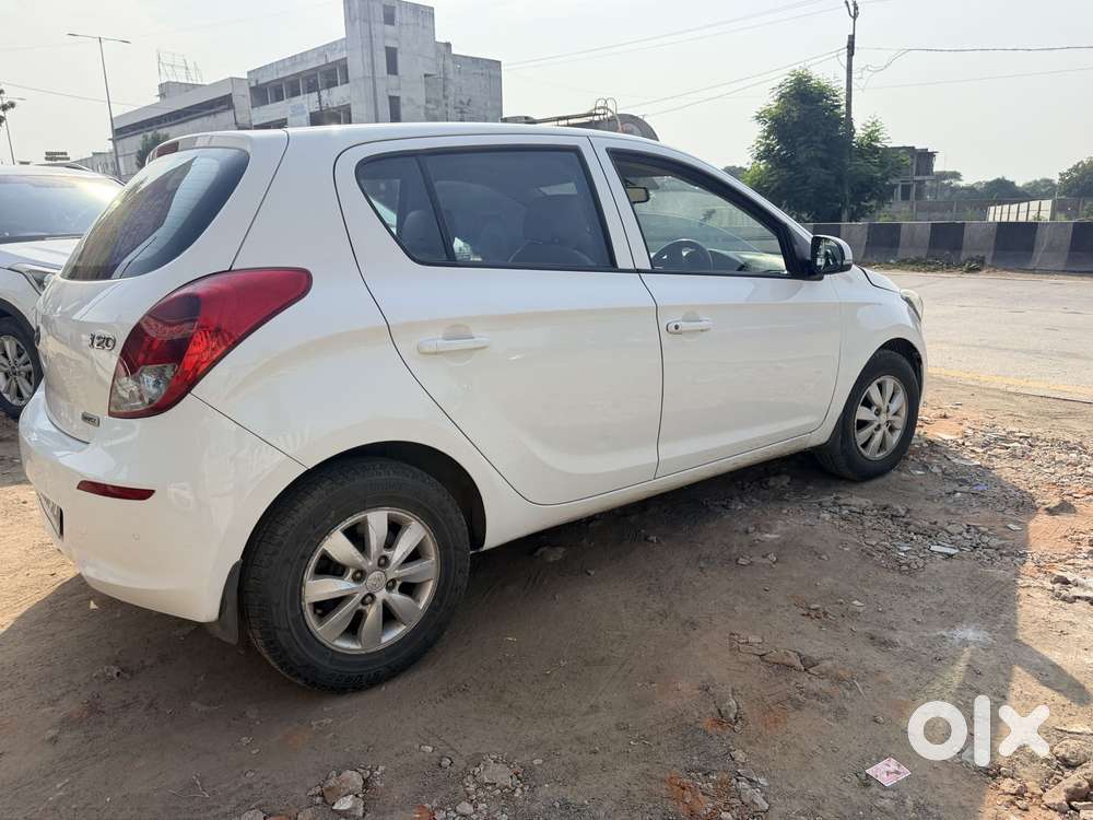 Hyundai I20 Sportz 1.4 Crdi 6 Speed Bs-iv, 2014, Diesel