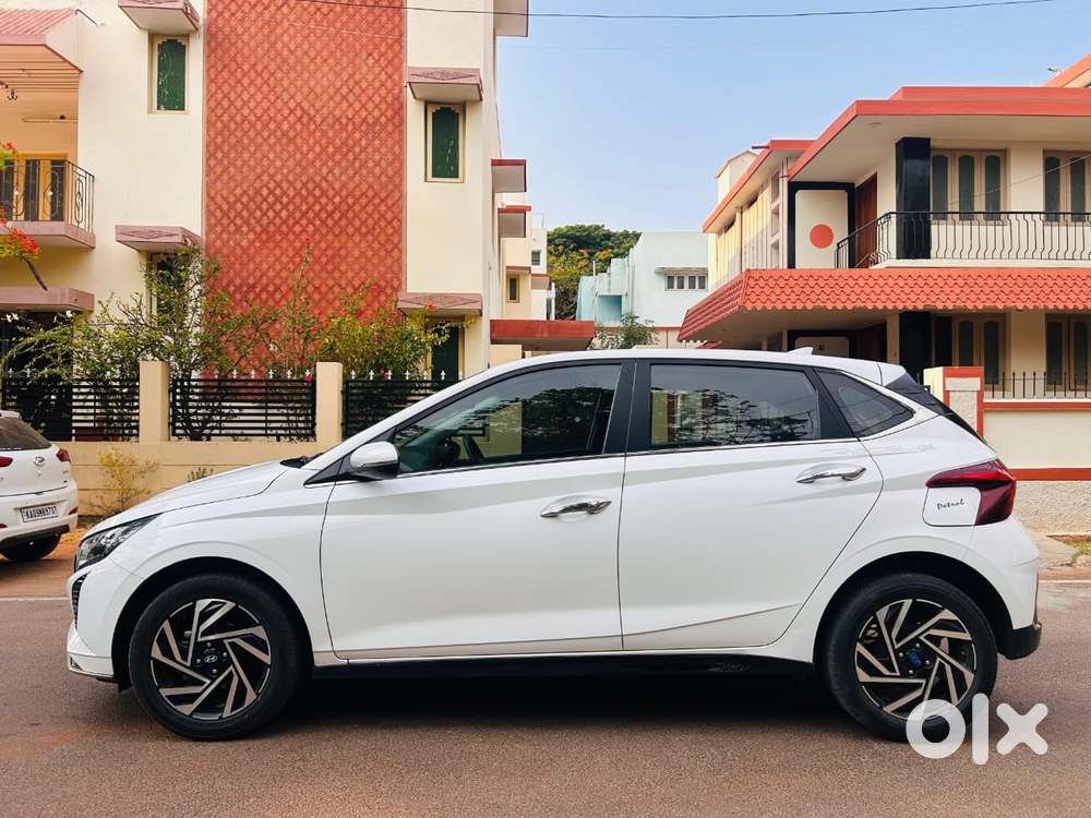 Hyundai I20 Asta (o) 1.2 Mt, 2023, Petrol