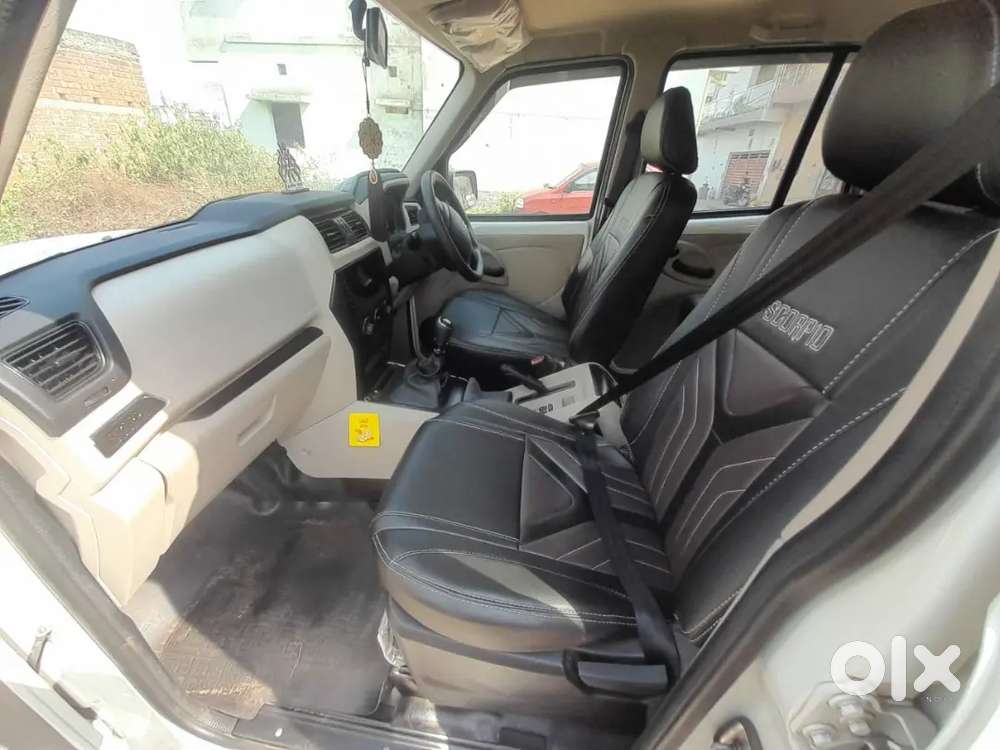 Scorpio Classic S 2025 Diesel Mt  7 Seater  10k Run. Urgent Sale.
