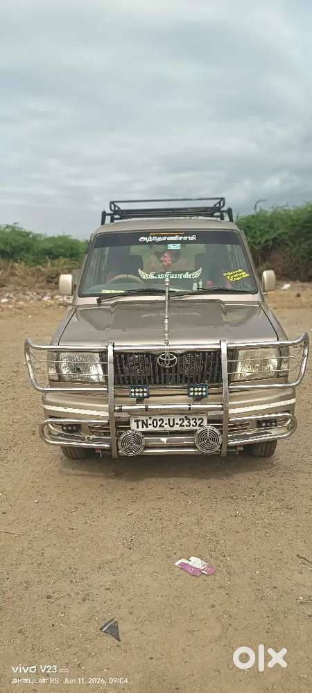 Toyota Qualis 2003