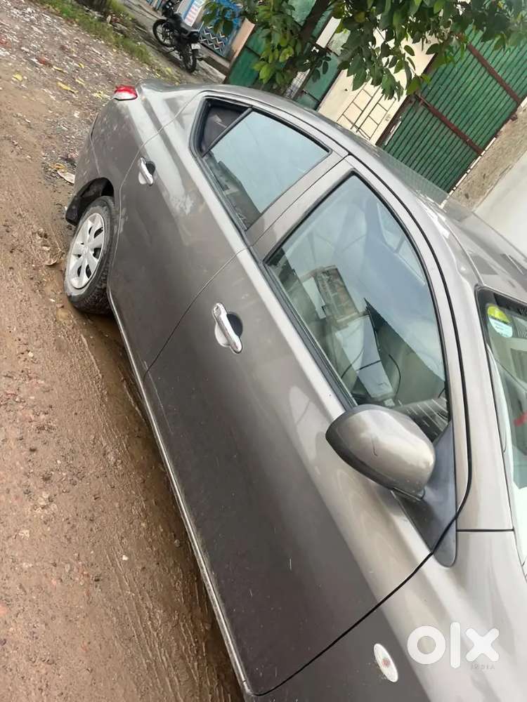Nissan Sunny Xl 2012 Petrol