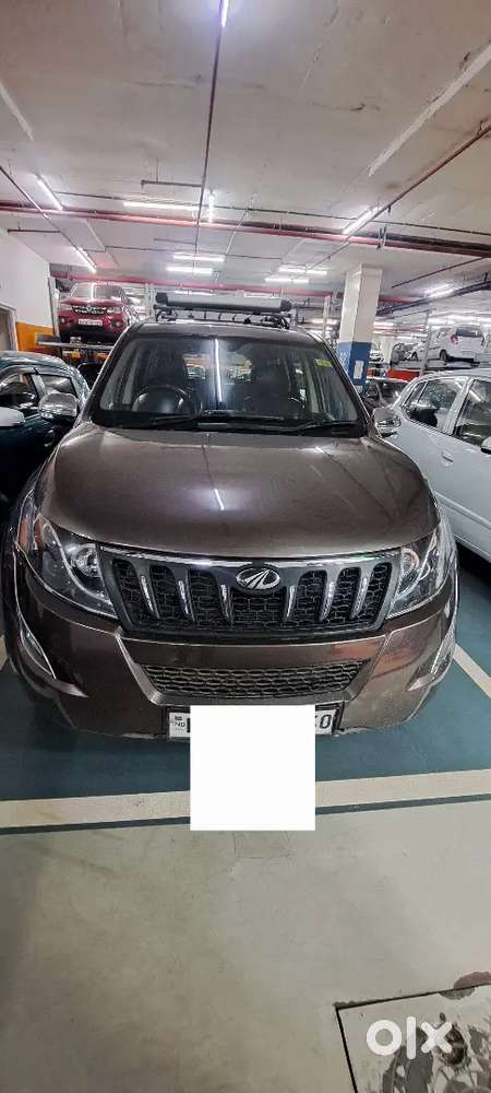Mahindra Xuv500 W10 2017