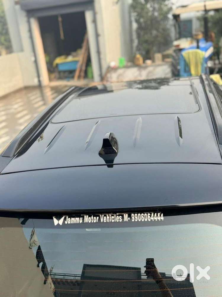 Mahindra Xuv700 2024 Petrol 10000 Km Driven