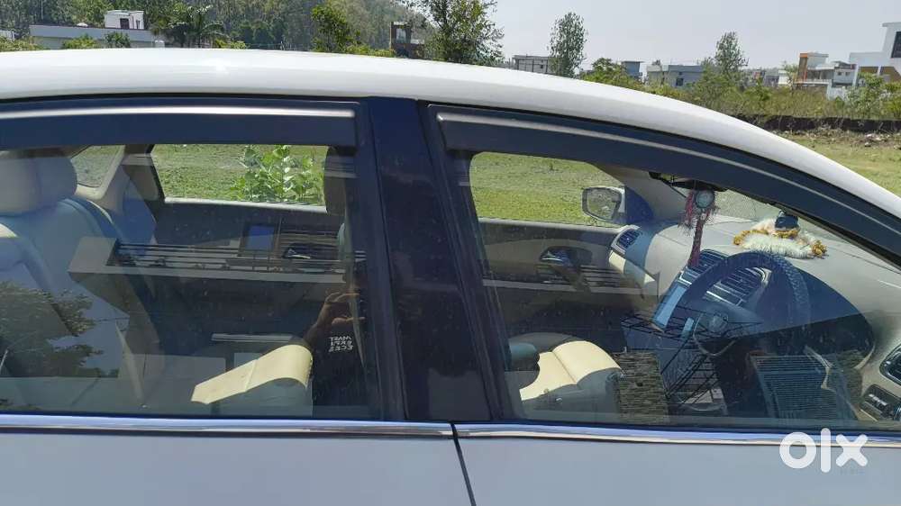 Skoda Rapid Elegance 2012