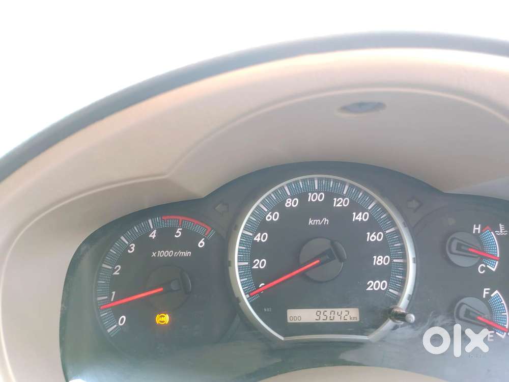 Toyota Innova 2.5 V 8 Str, 2015, Diesel