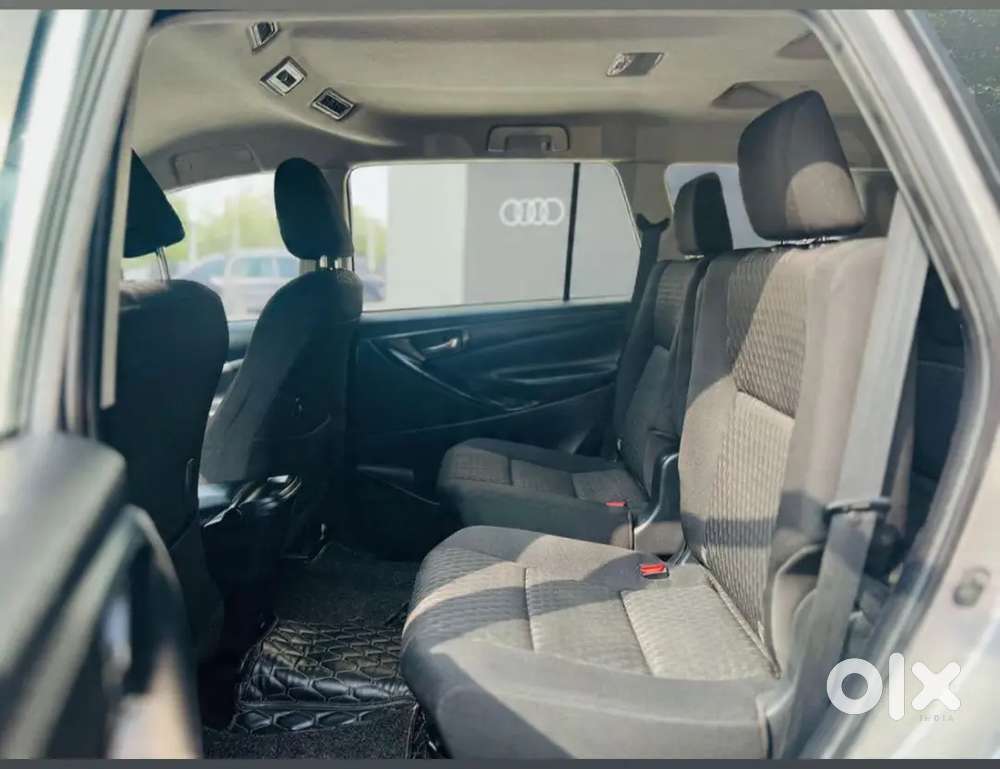 Toyota Innova Crysta 2010 Diesel 199998 Km Driven