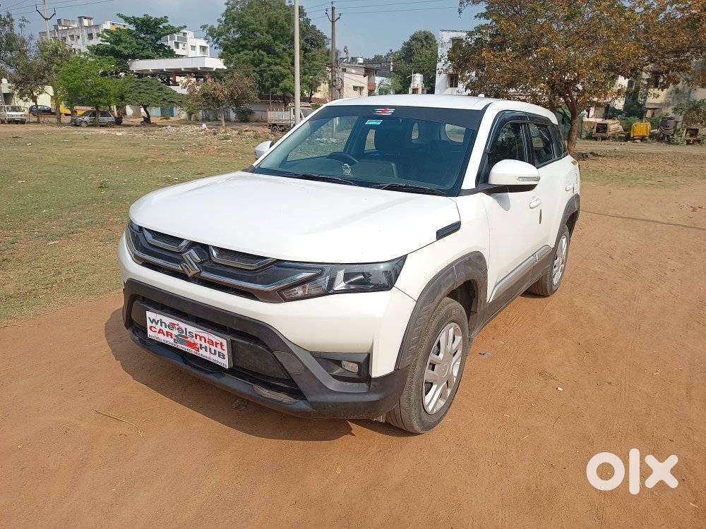 Maruti Suzuki Brezza 1.5 Lxi Smart Hybrid, 2023, Petrol