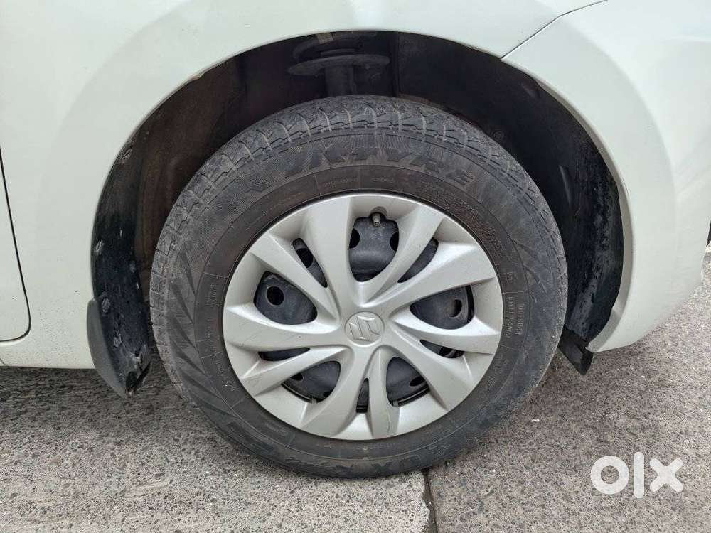 Maruti Suzuki Swift Vxi + Manual, 2023, Petrol