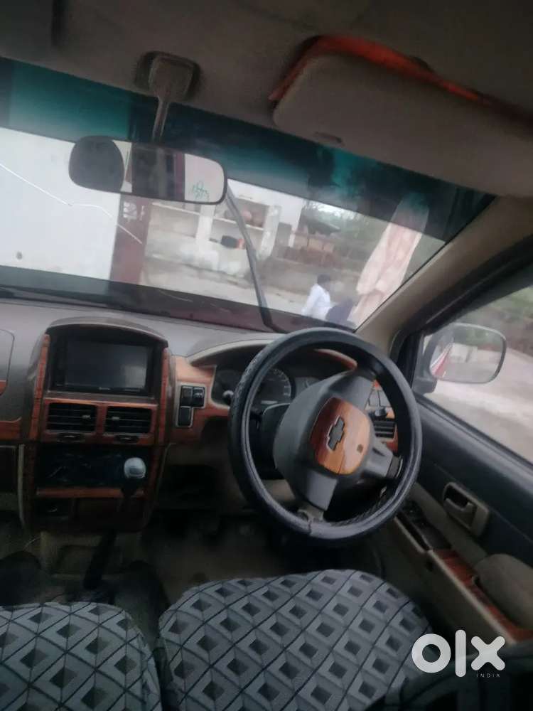 Chevrolet Tavera Neo 2014