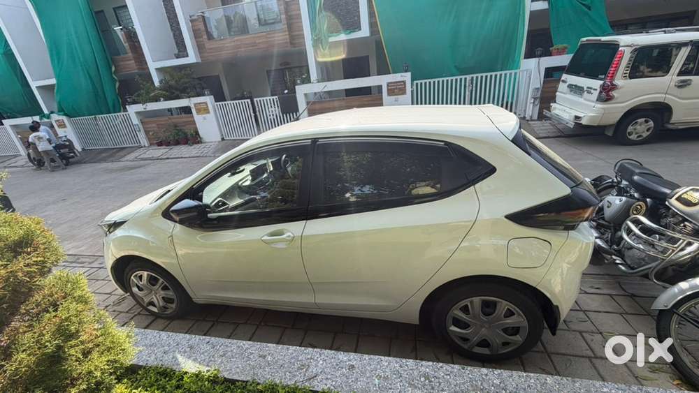 Tata Altoz Petrol 2021