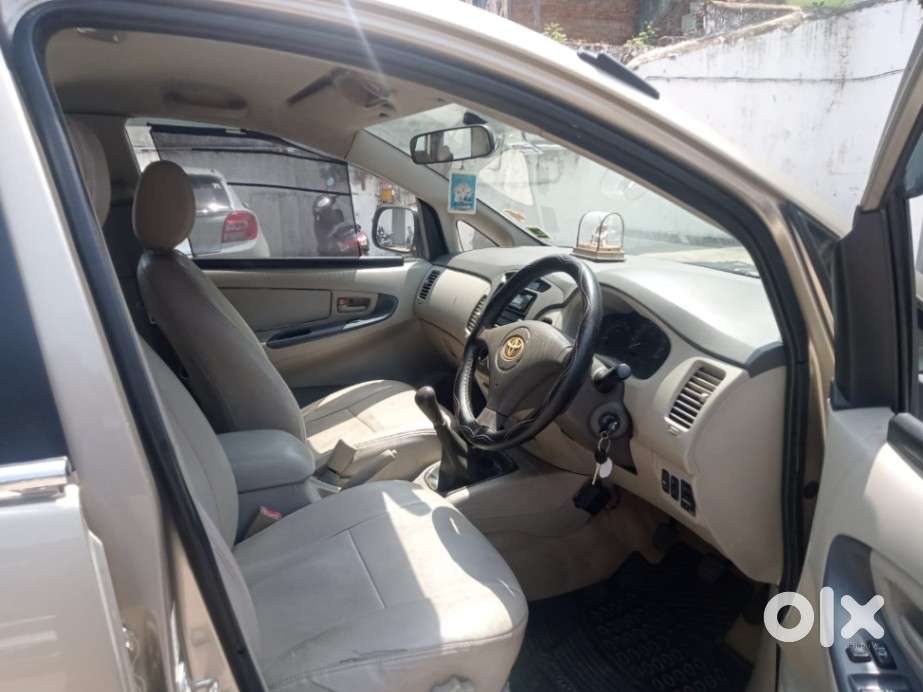 Toyota Innova 2.5 G (diesel) 8 Seater, 2011, Diesel