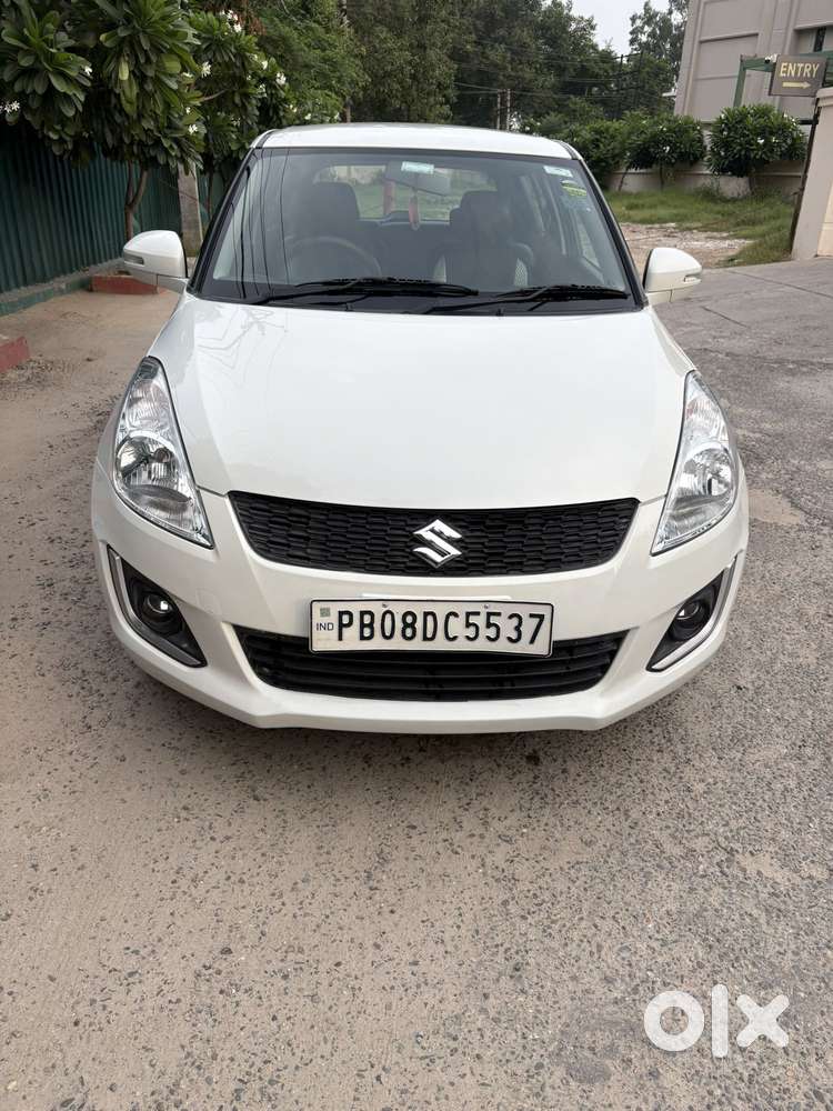 Maruti Suzuki Swift Vxi With Abs, 2015, Petrol